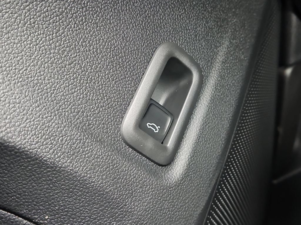 New 2026 Volkswagen Tiguan SE AWD/4WD image 13