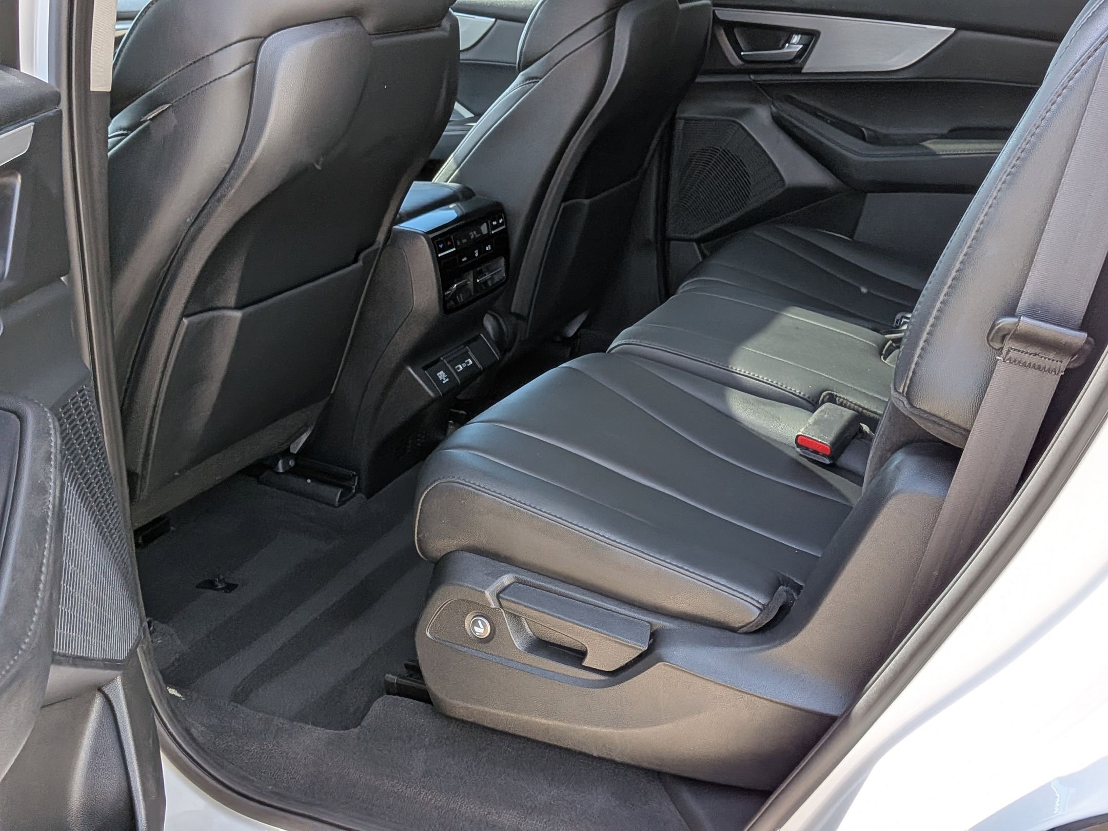 Used 2023 Acura MDX SH-AWD image 21