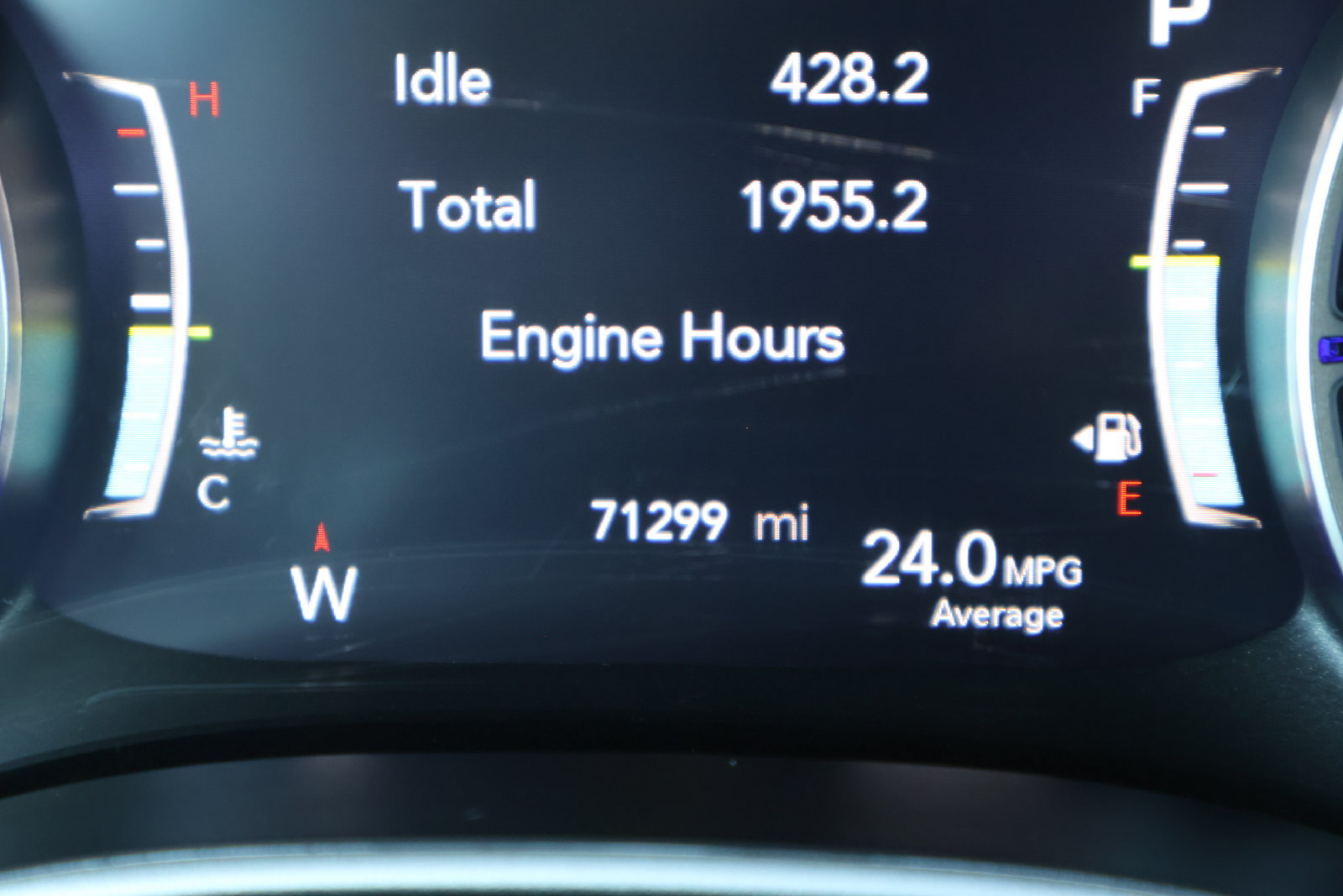 Used 2024 Chrysler Pacifica Touring-L FWD image 27