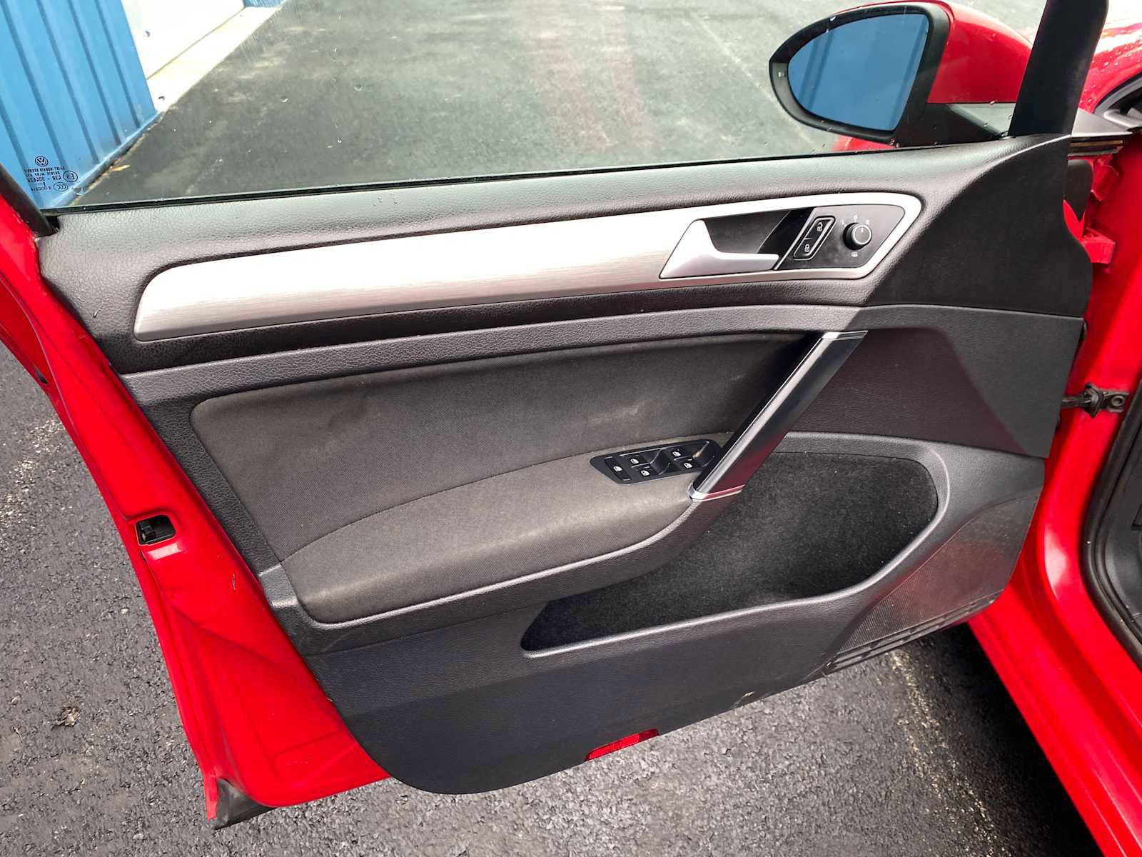 Used 2016 Volkswagen Golf S image 29