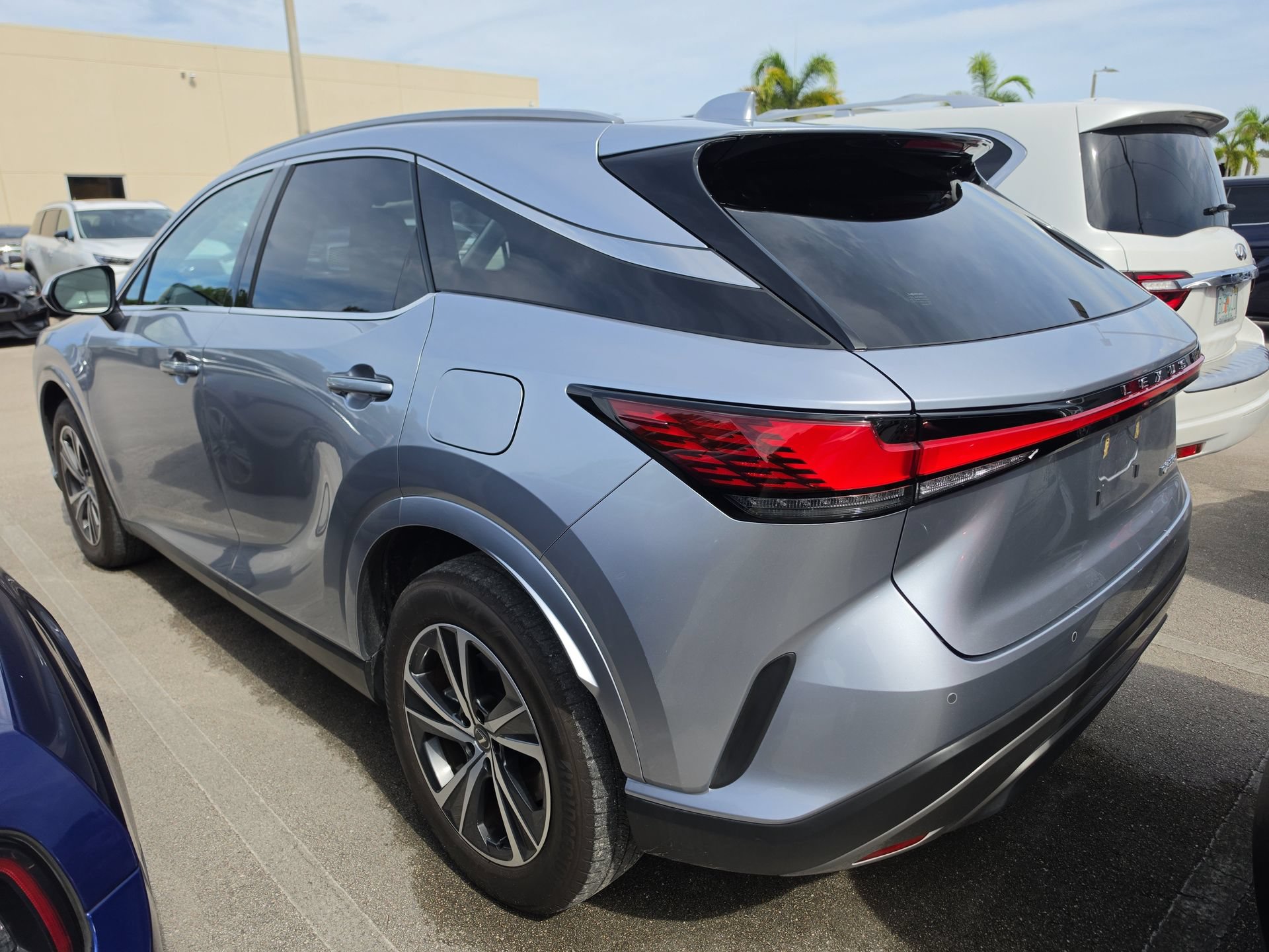 Used 2024 Lexus RX 350 Premium w/ Accessory Package (Z1) FWD image 4