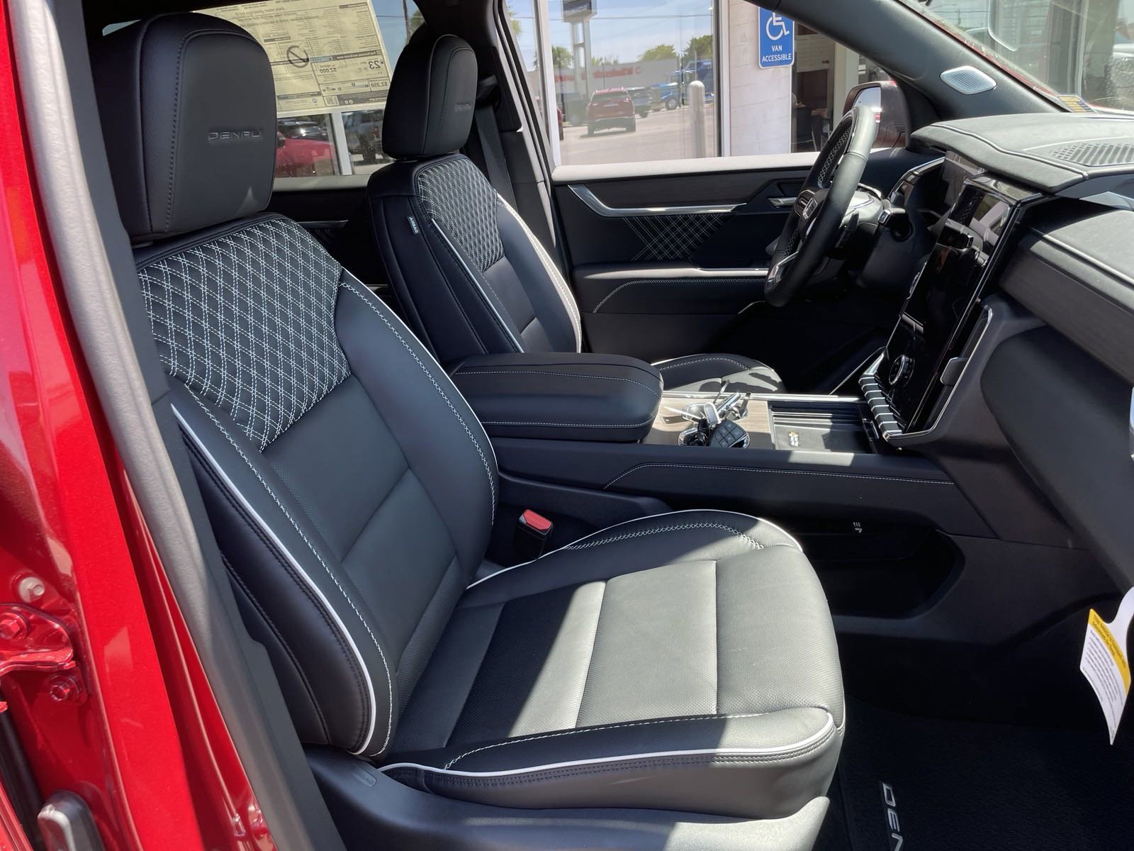 New 2024 GMC Acadia Denali w/ Super Cruise Package image 43