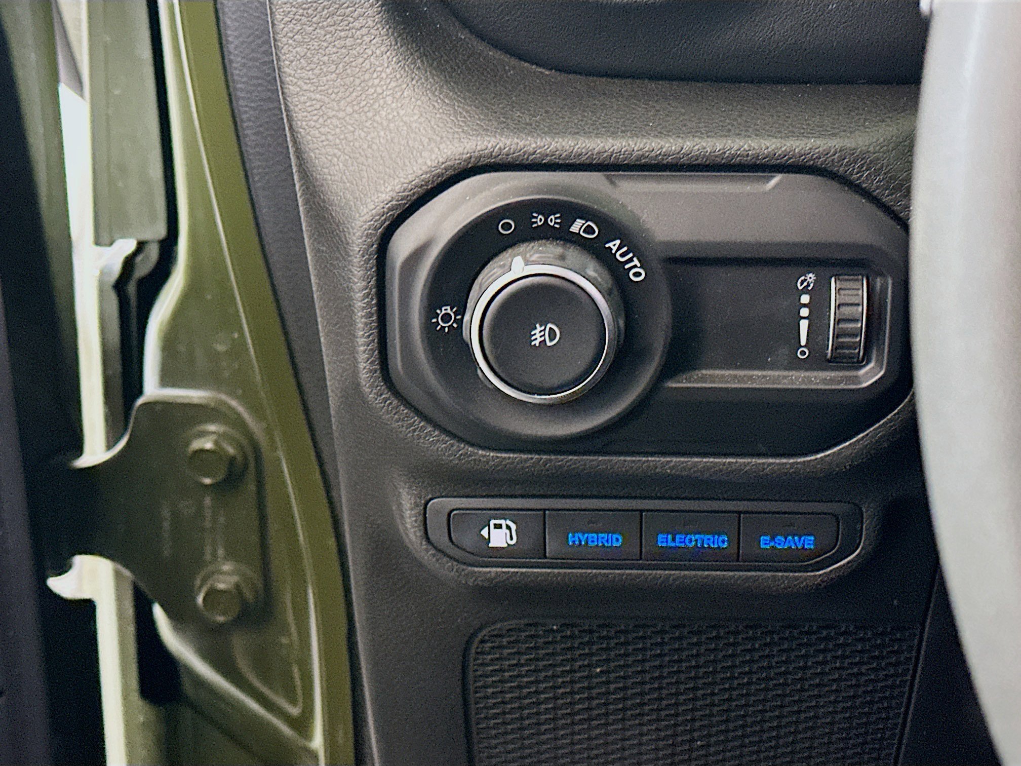 Used 2023 Jeep Wrangler Sahara image 16