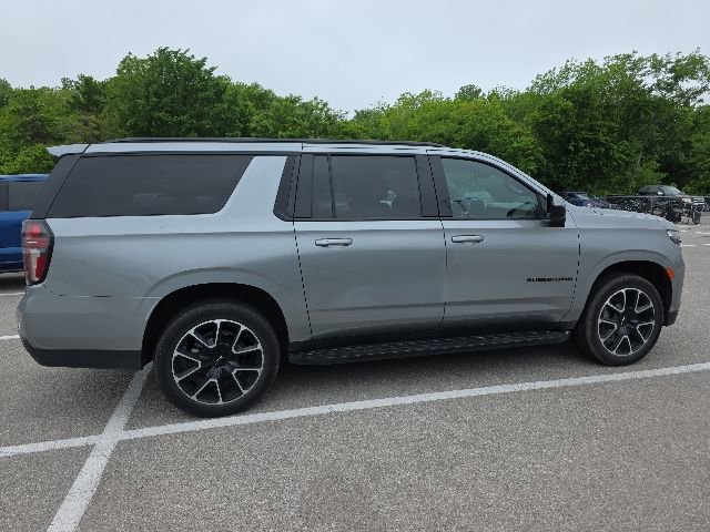Used 2024 Chevrolet Suburban RST RWD image 6