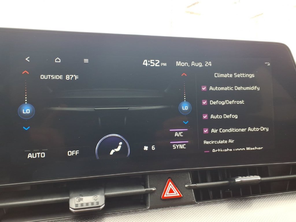 Used 2024 Kia Sportage SX FWD image 31