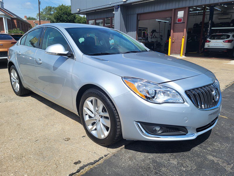 Used 2016 Buick Regal FWD image 1