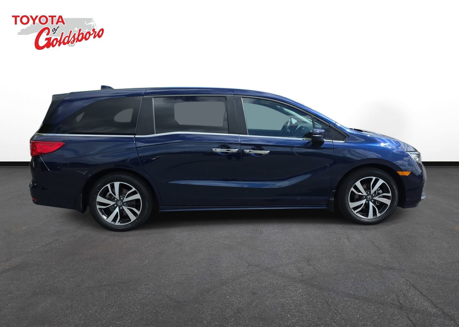 Used 2023 Honda Odyssey Touring image 4