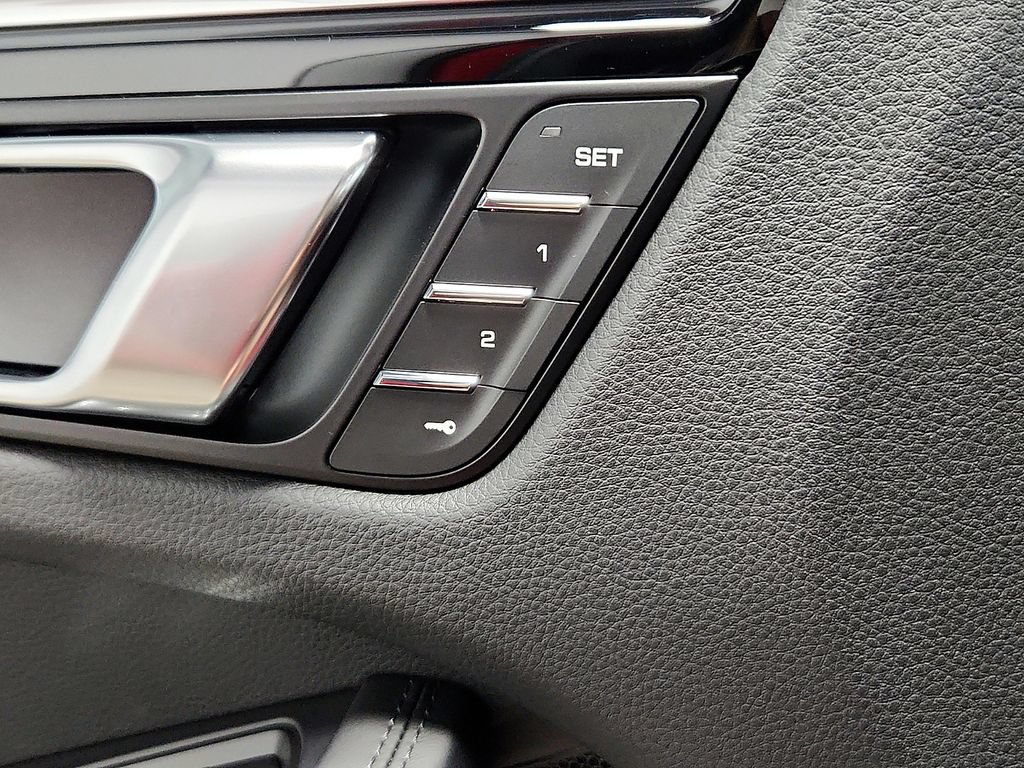 New 2026 Porsche Macan Turbo AWD/4WD image 22