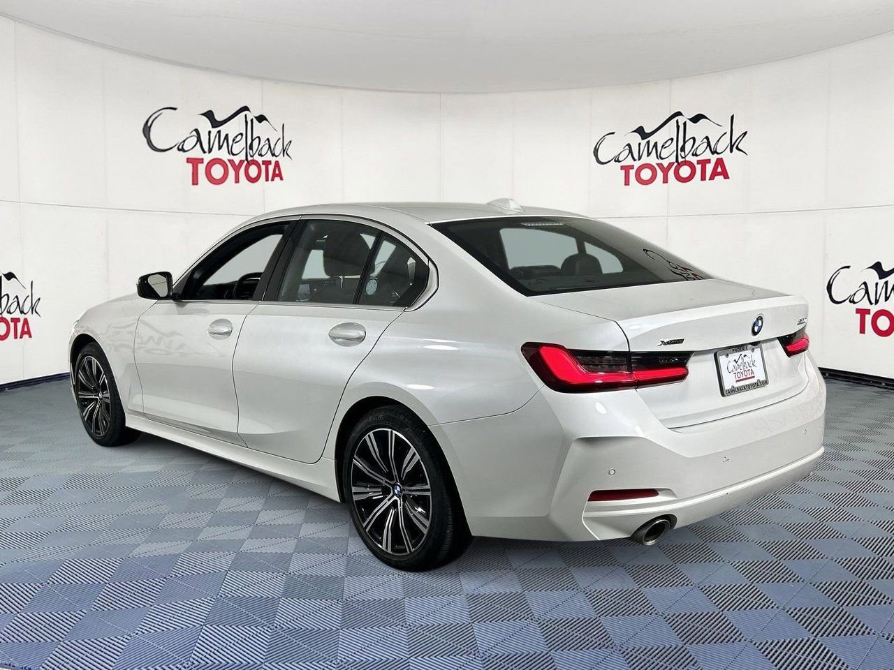 Used 2025 BMW 330i xDrive Sedan AWD/4WD image 5