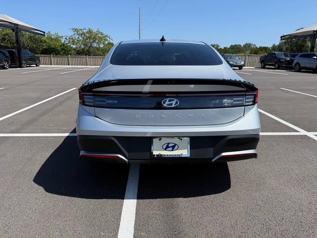 Certified 2025 Hyundai Sonata SE FWD image 6