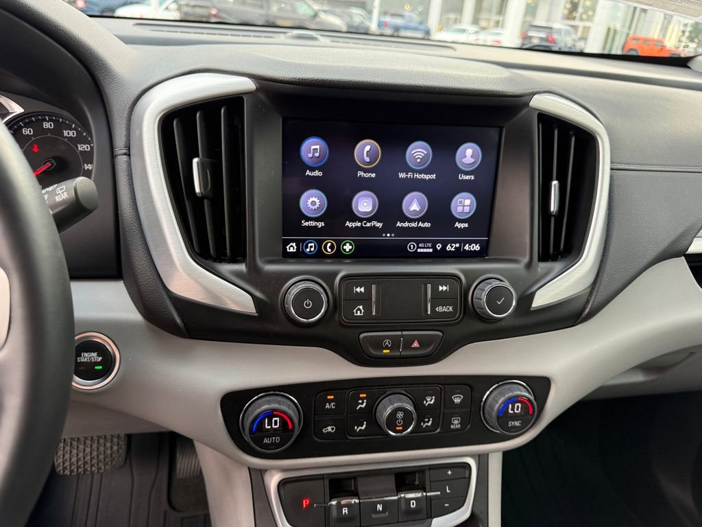Used 2024 GMC Terrain SLT image 17