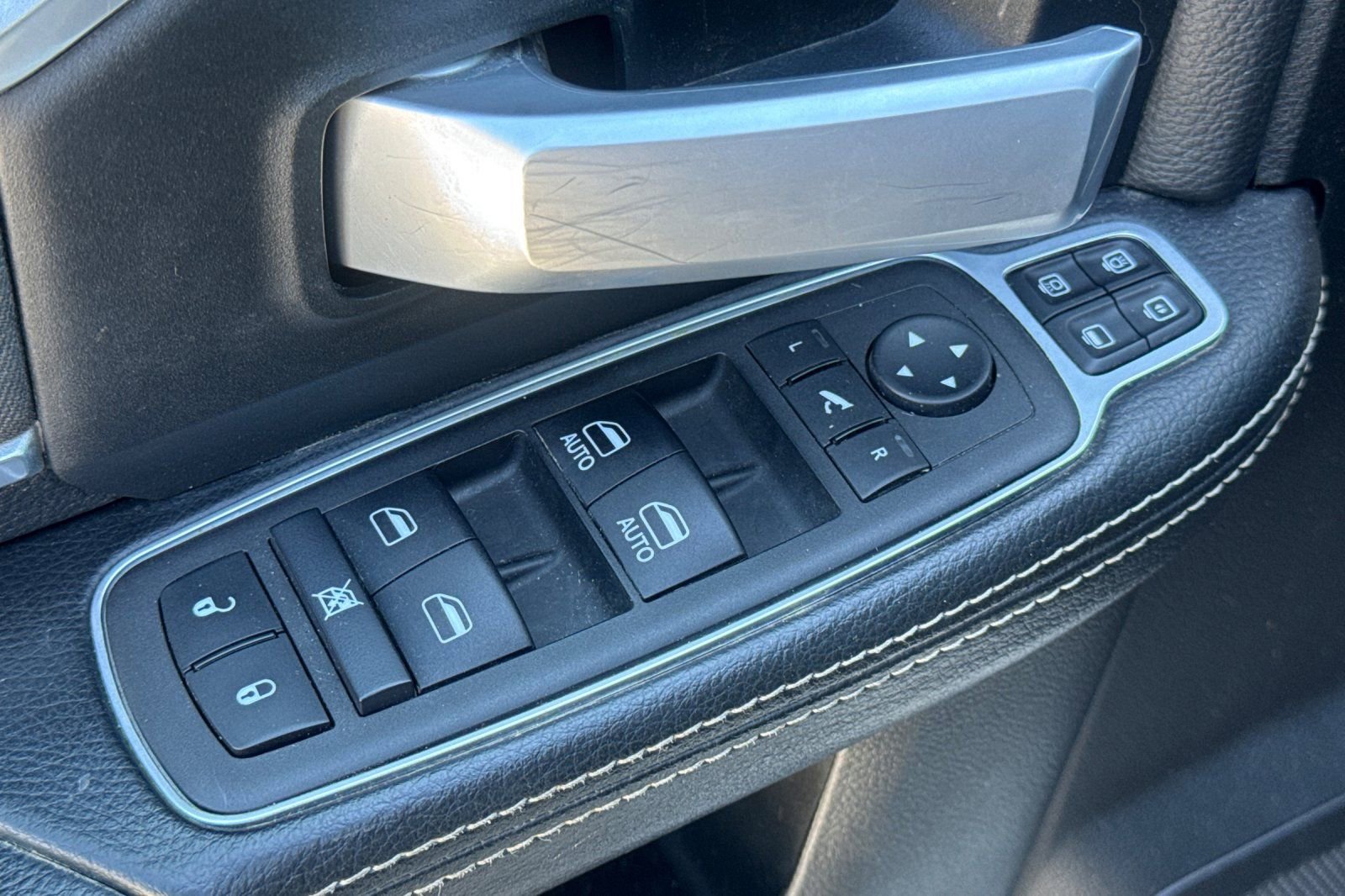 Used 2024 RAM 3500 Big Horn image 13