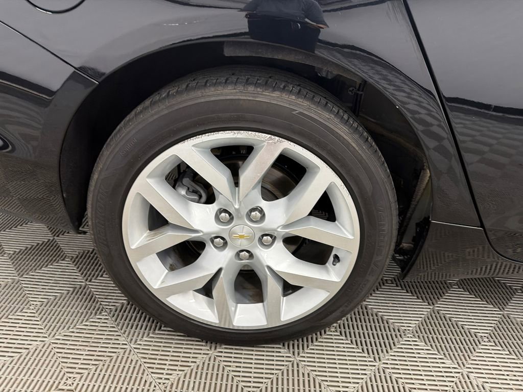 Used 2018 Chevrolet Impala Premier FWD image 18