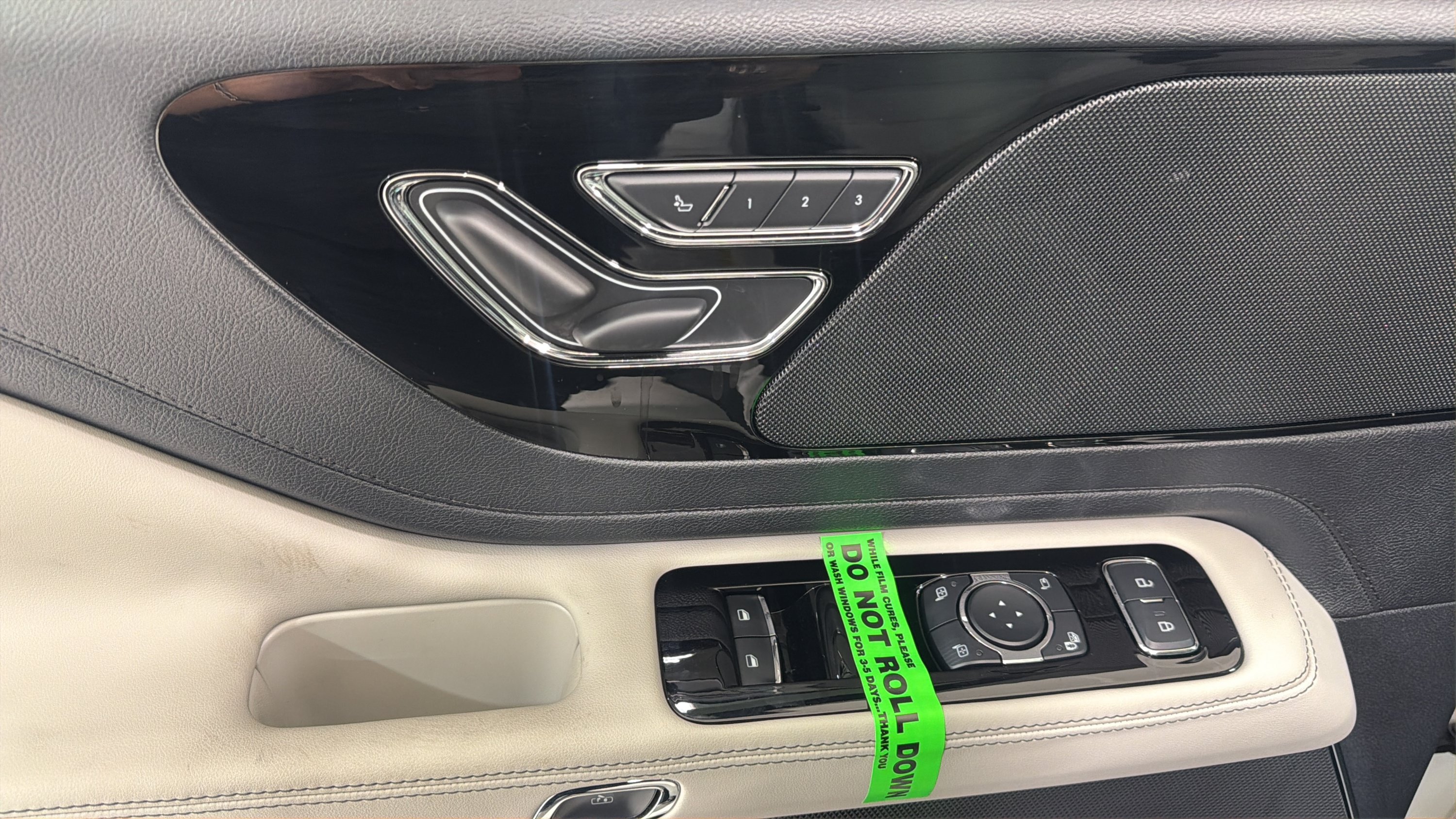 New 2027 Lincoln Aviator 2WD image 10