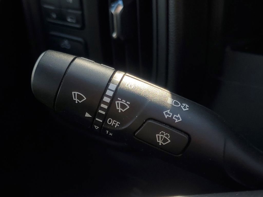 Used 2019 Chevrolet Silverado 1500 Custom w/ Custom Value Package image 17