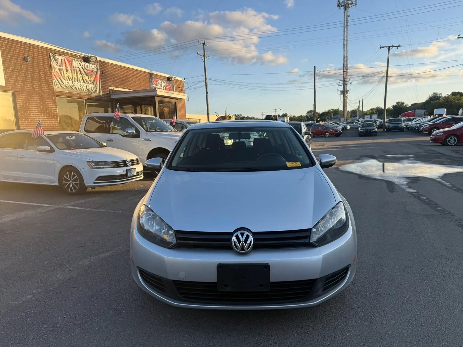 Used 2012 Volkswagen Golf 2-Door FWD image 7