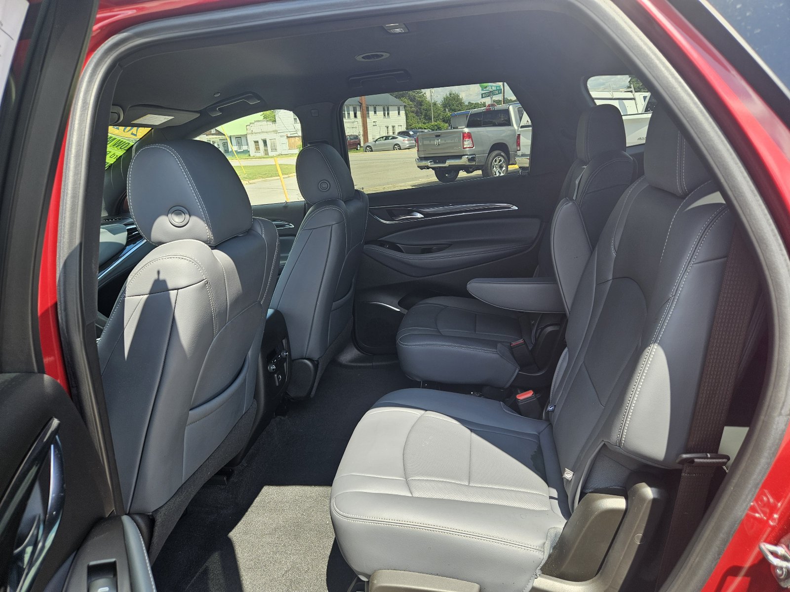 Used 2023 Buick Enclave Essence FWD image 16