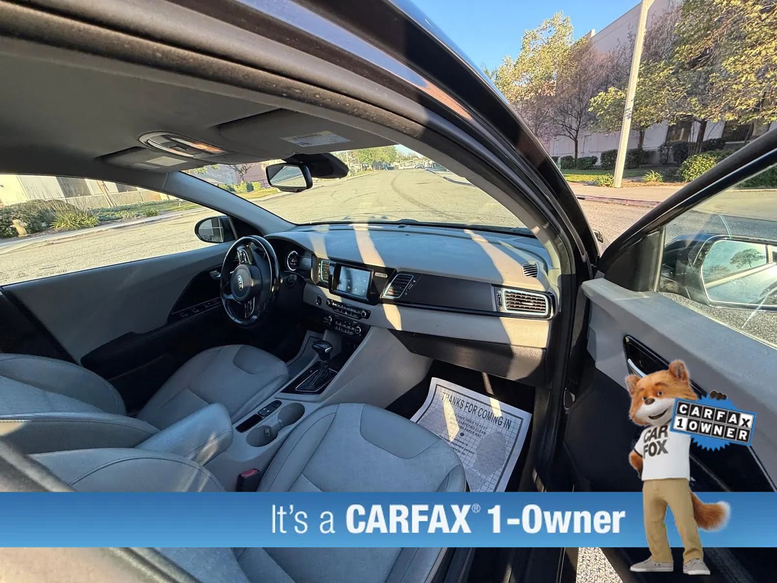 Used 2018 Kia Niro EX FWD image 31