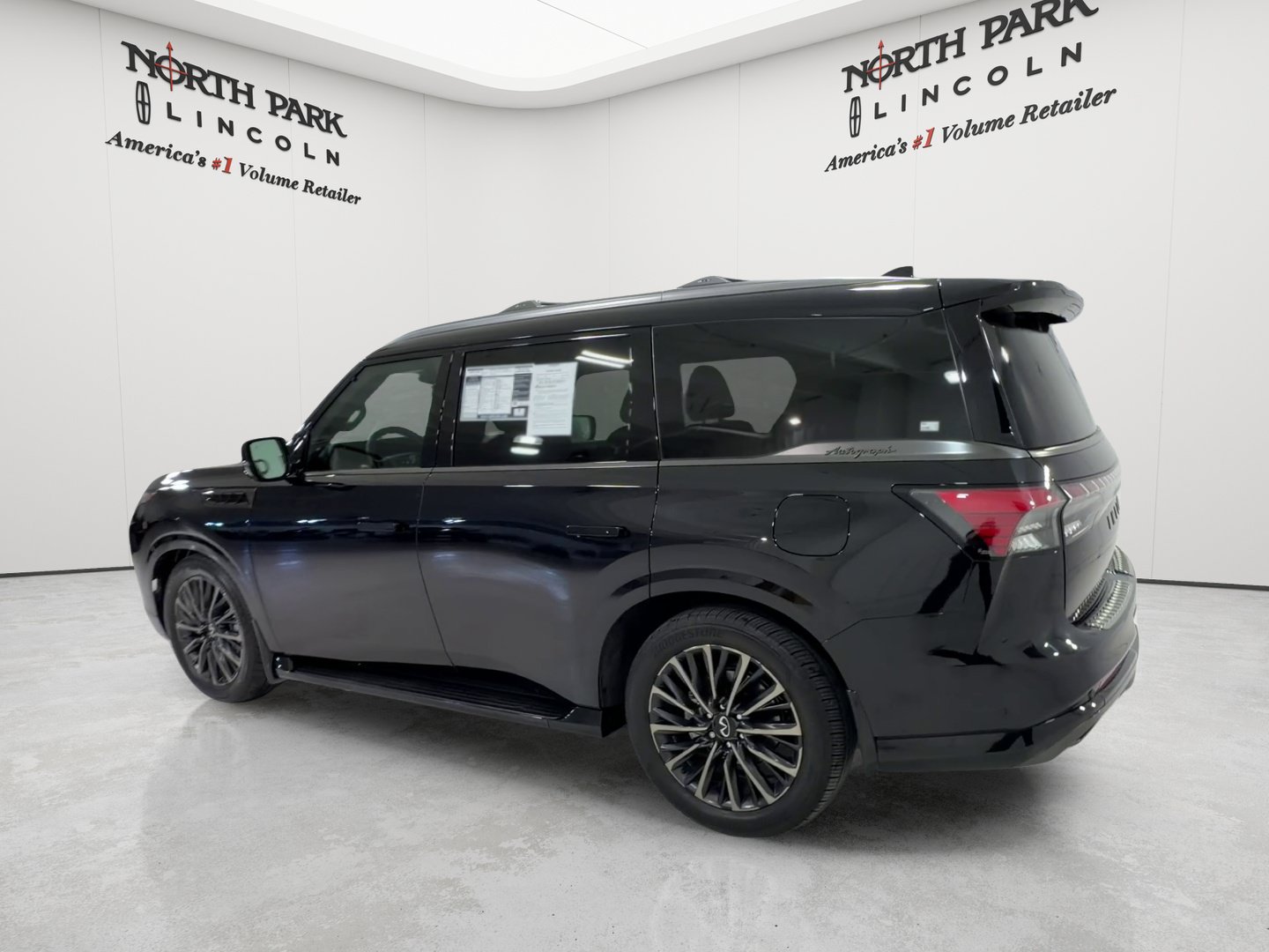 Used 2026 INFINITI QX80 Autograph AWD/4WD image 3