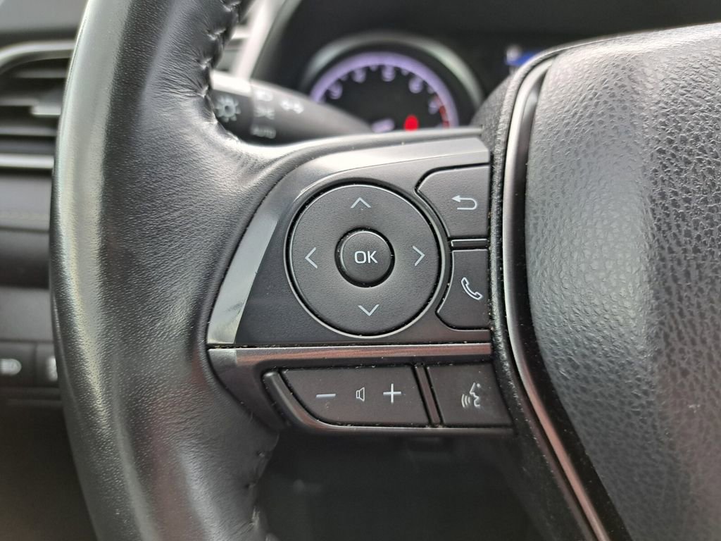 Used 2023 Toyota Camry SE image 14