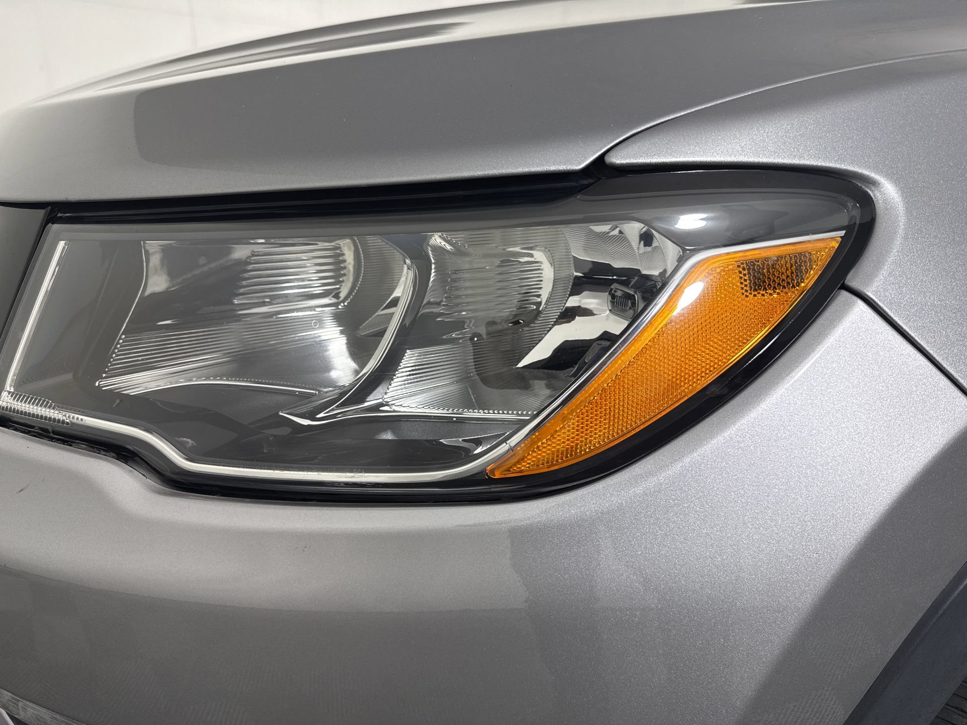 Used 2018 Jeep Compass Sport w/ Tech Group FWD image 24