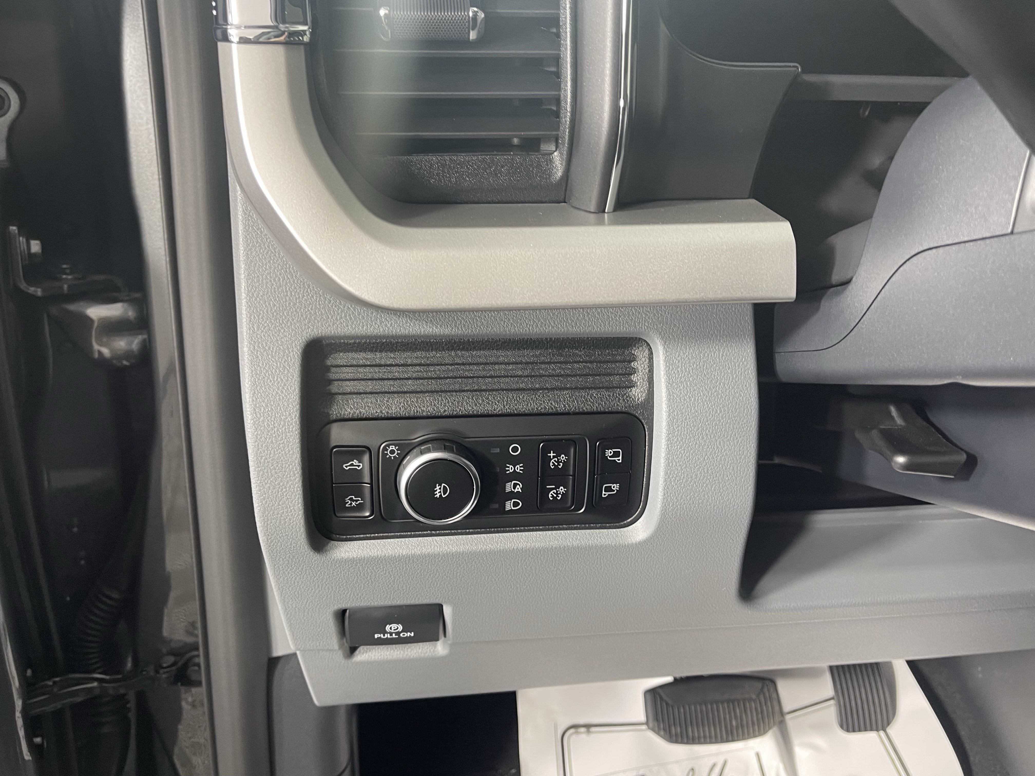 New 2026 Ford F250 XLT w/ XLT Premium Package AWD/4WD image 19