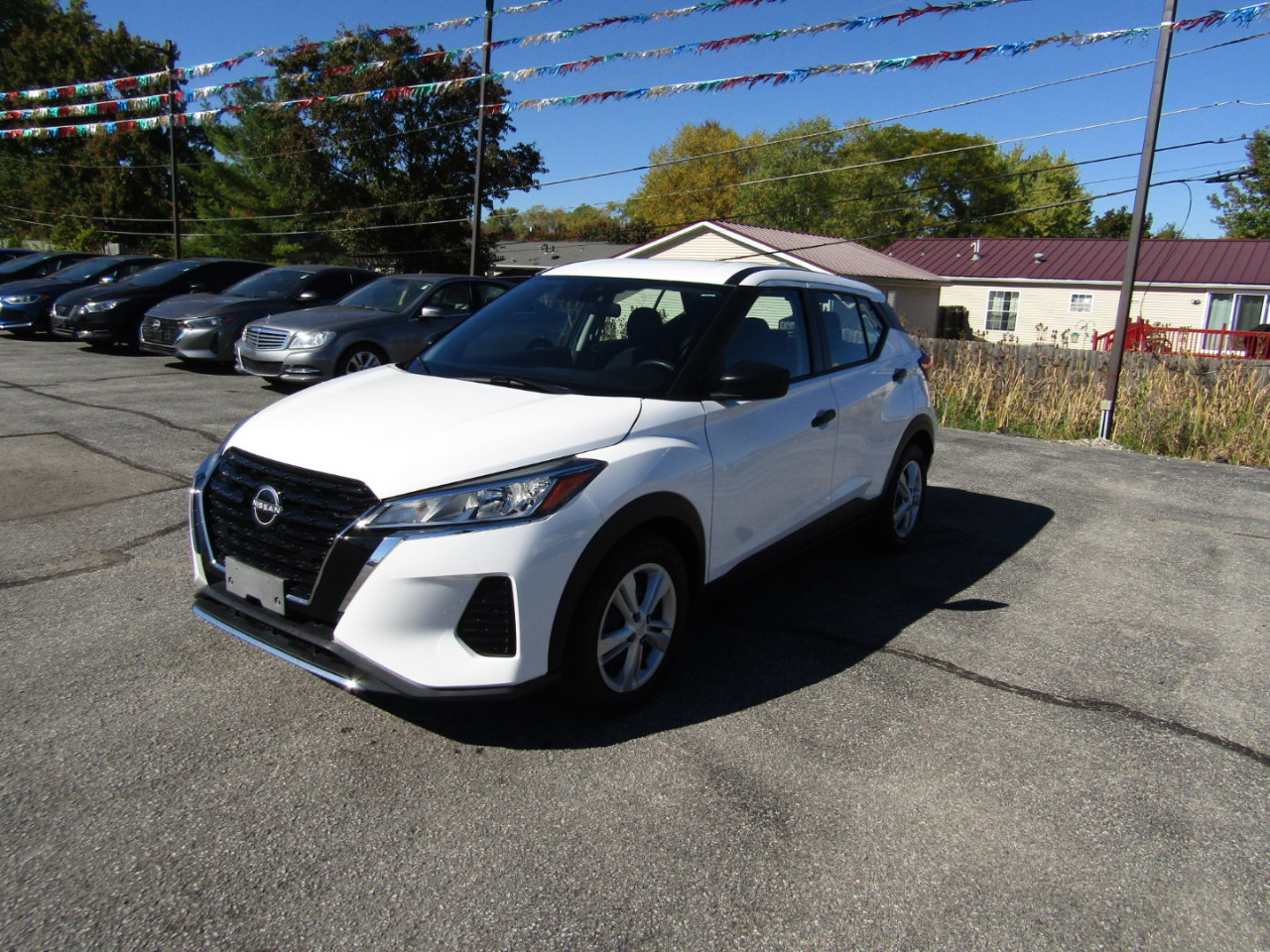 Used 2023 Nissan Kicks S image 3