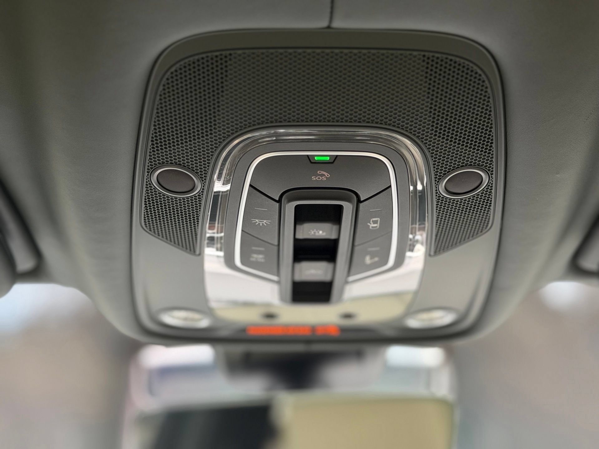 Certified 2024 Bentley Bentayga Extended Wheelbase AWD/4WD image 37