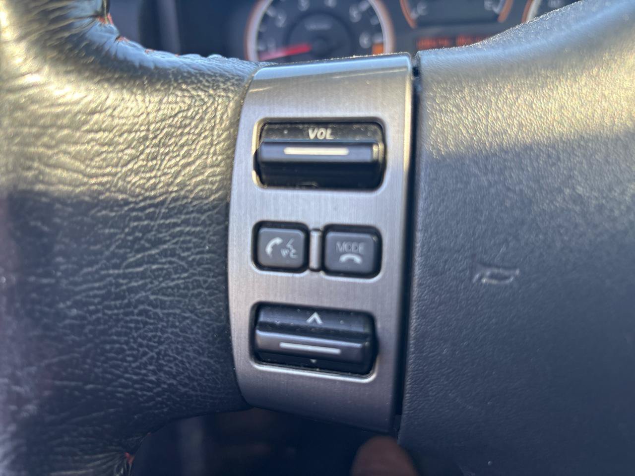 Used 2011 Nissan Titan PRO-4X AWD/4WD image 12