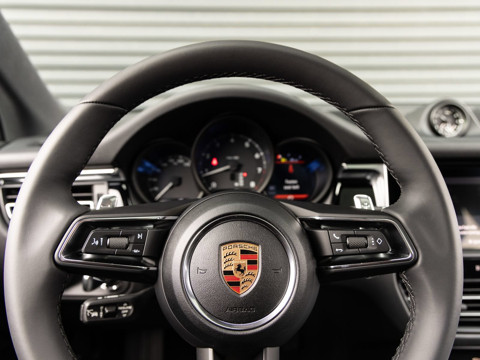 Certified 2026 Porsche Macan AWD/4WD image 14
