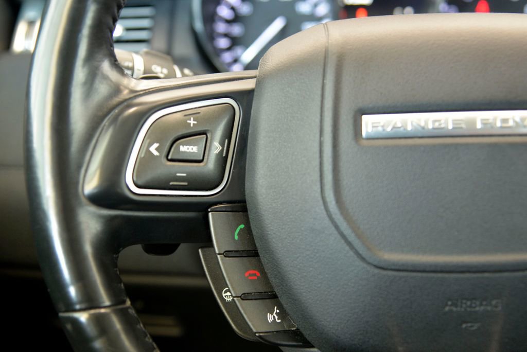 Used 2015 Land Rover Range Rover Evoque Pure image 22