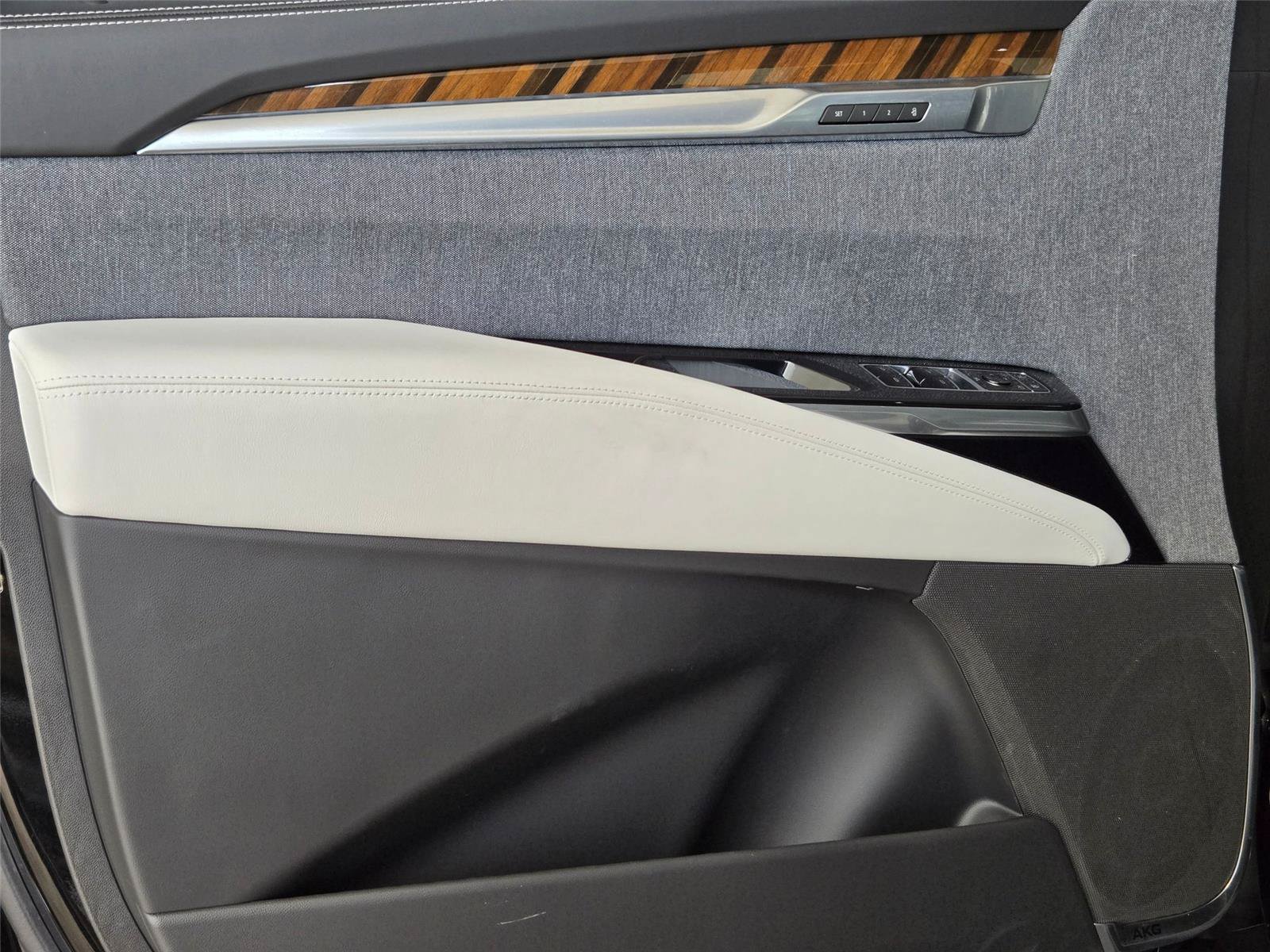 New 2026 Cadillac Escalade ESV Platinum Sport w/ LPO, Floor Liner Package AWD/4WD image 26