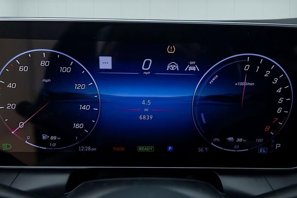 Used 2025 Mercedes-Benz GLC 350e 4MATIC w/ Driver Assistance Package image 22