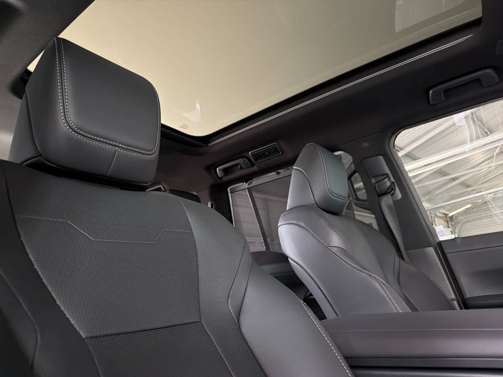 New 2026 Lexus GX 550 AWD/4WD image 17