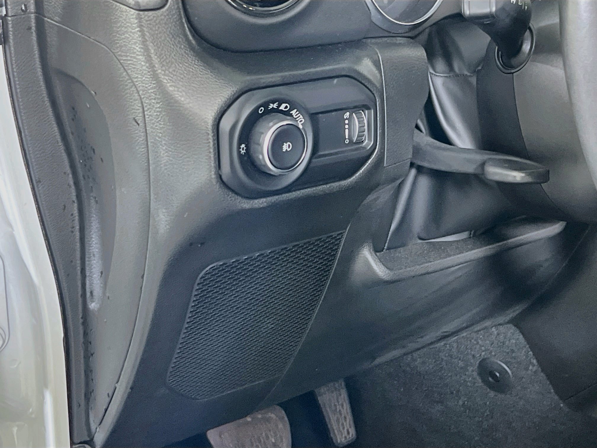 Used 2023 Jeep Wrangler Unlimited Sahara AWD/4WD image 10