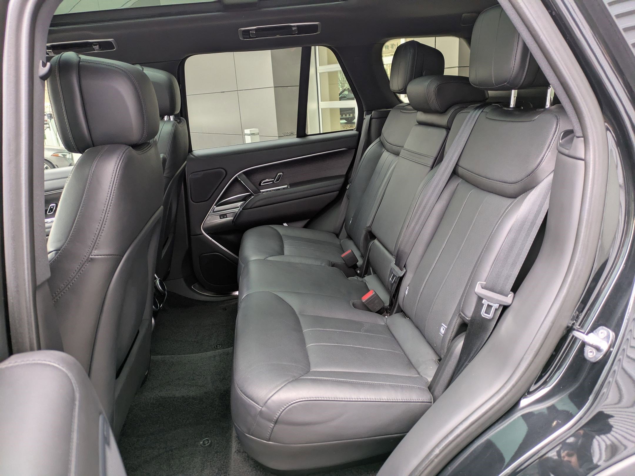 Used 2023 Land Rover Range Rover SE image 30