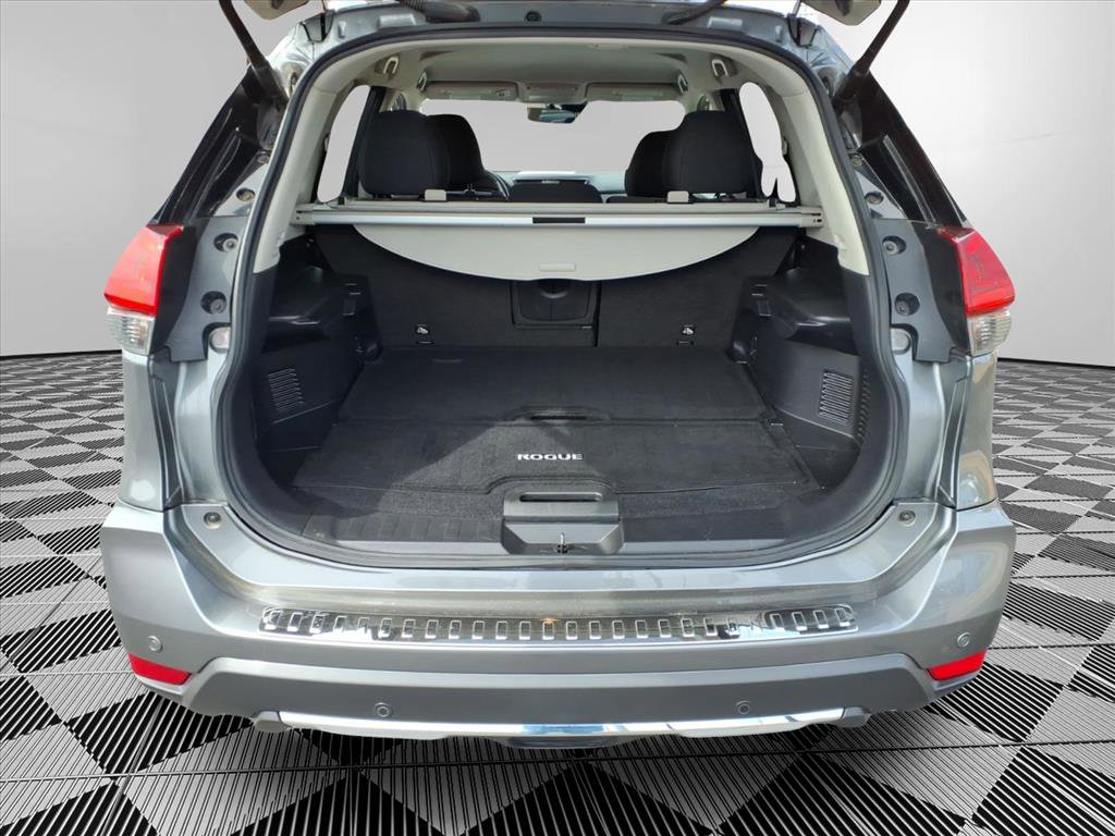 Used 2019 Nissan Rogue SV w/ Premium Package image 7