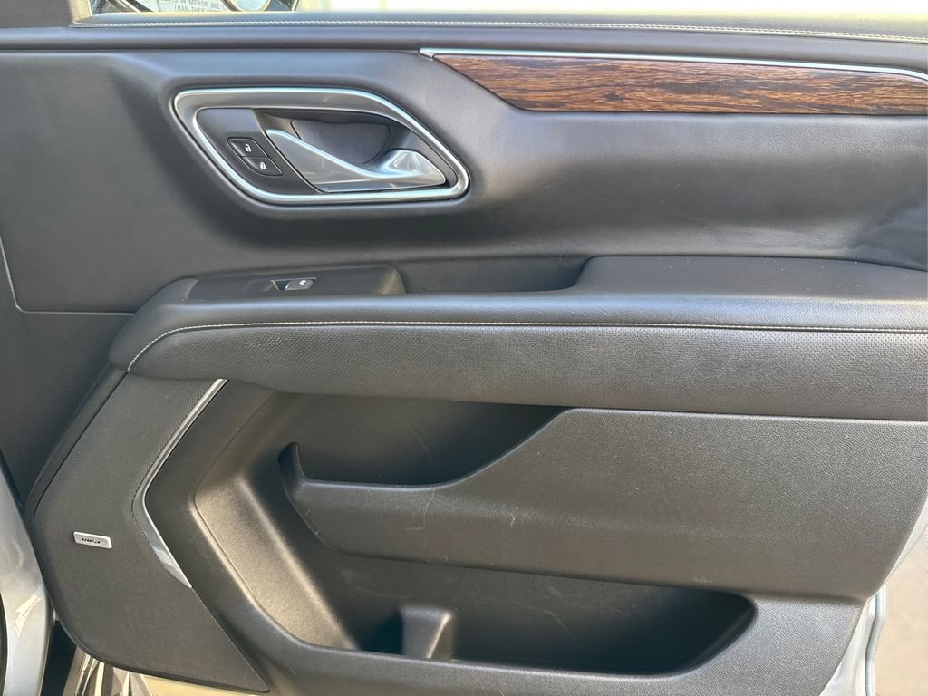 Used 2024 Chevrolet Suburban Premier image 27