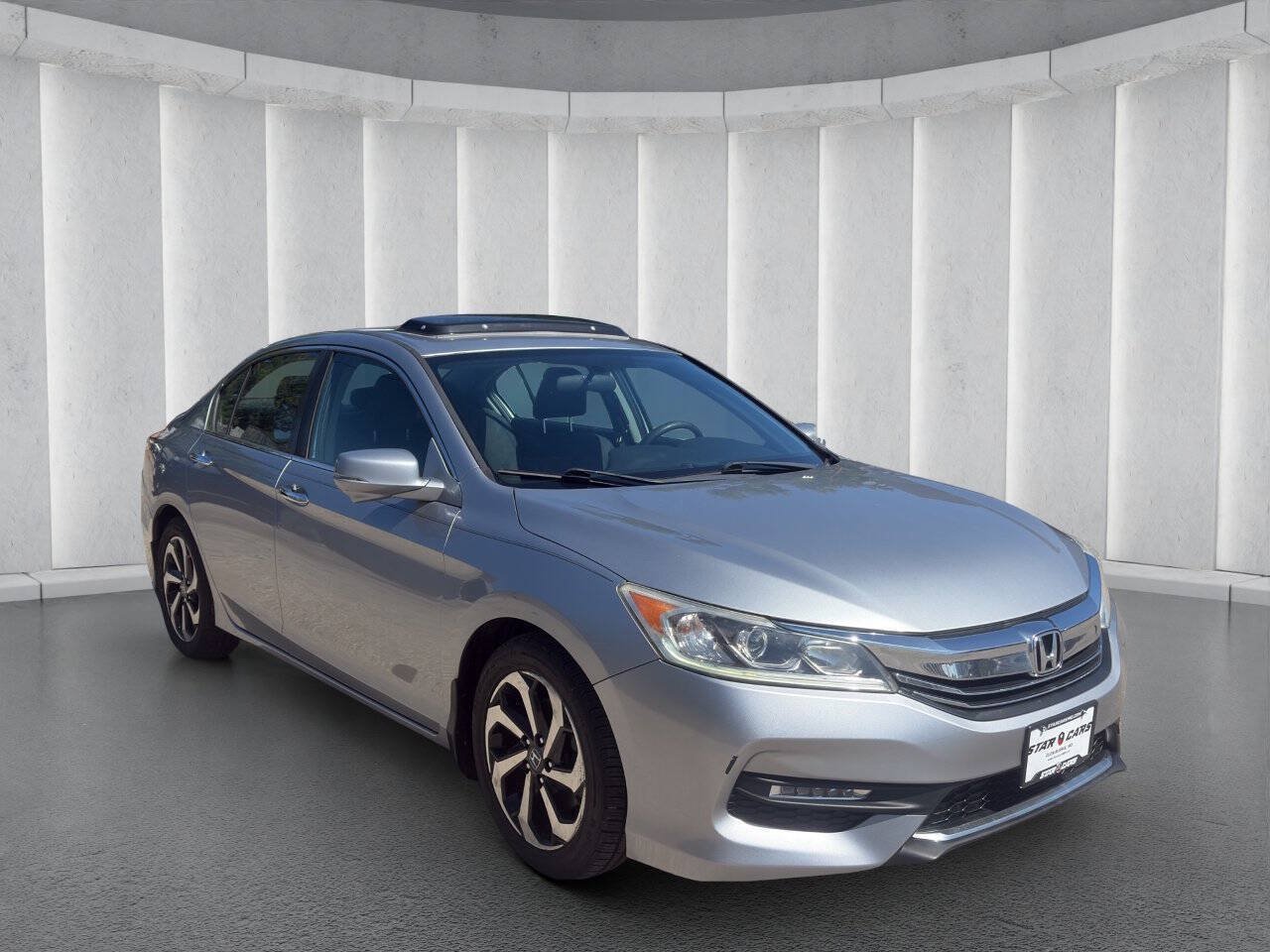 Used 2017 Honda Accord EX image 7