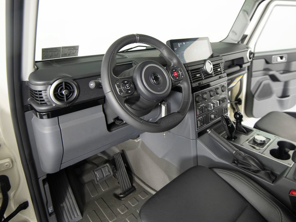 Used 2025 INEOS Grenadier Fieldmaster Edition AWD/4WD image 16