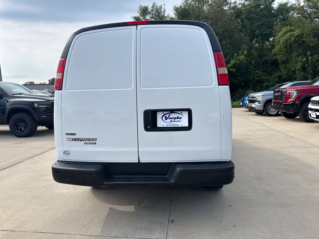 Used 2011 Chevrolet Express 3500 RWD image 12