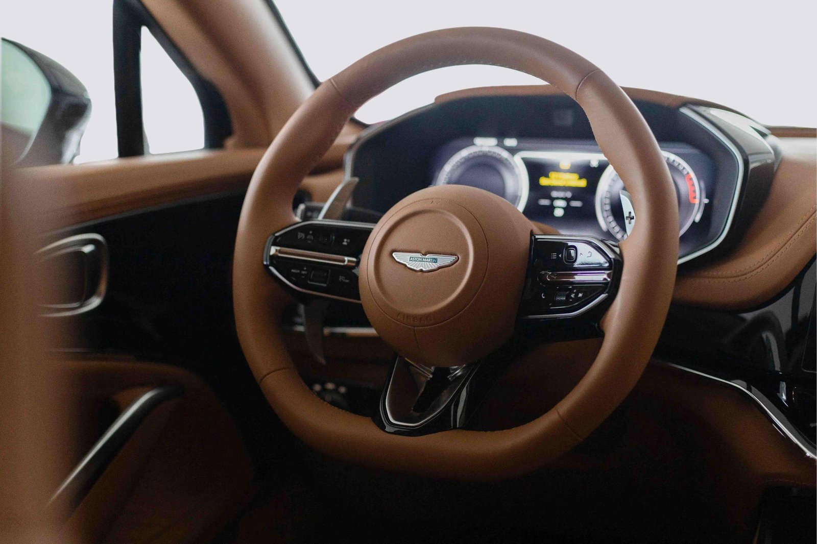New 2025 Aston Martin DBX 707 image 19