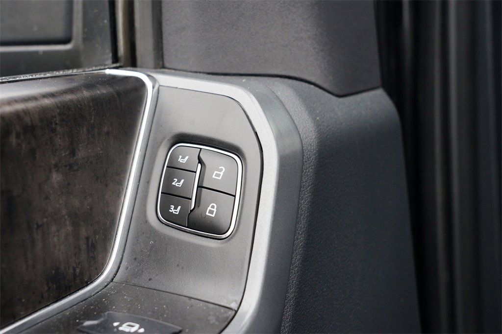 Used 2023 Ford F350 Lariat w/ Lariat Ultimate Package image 18