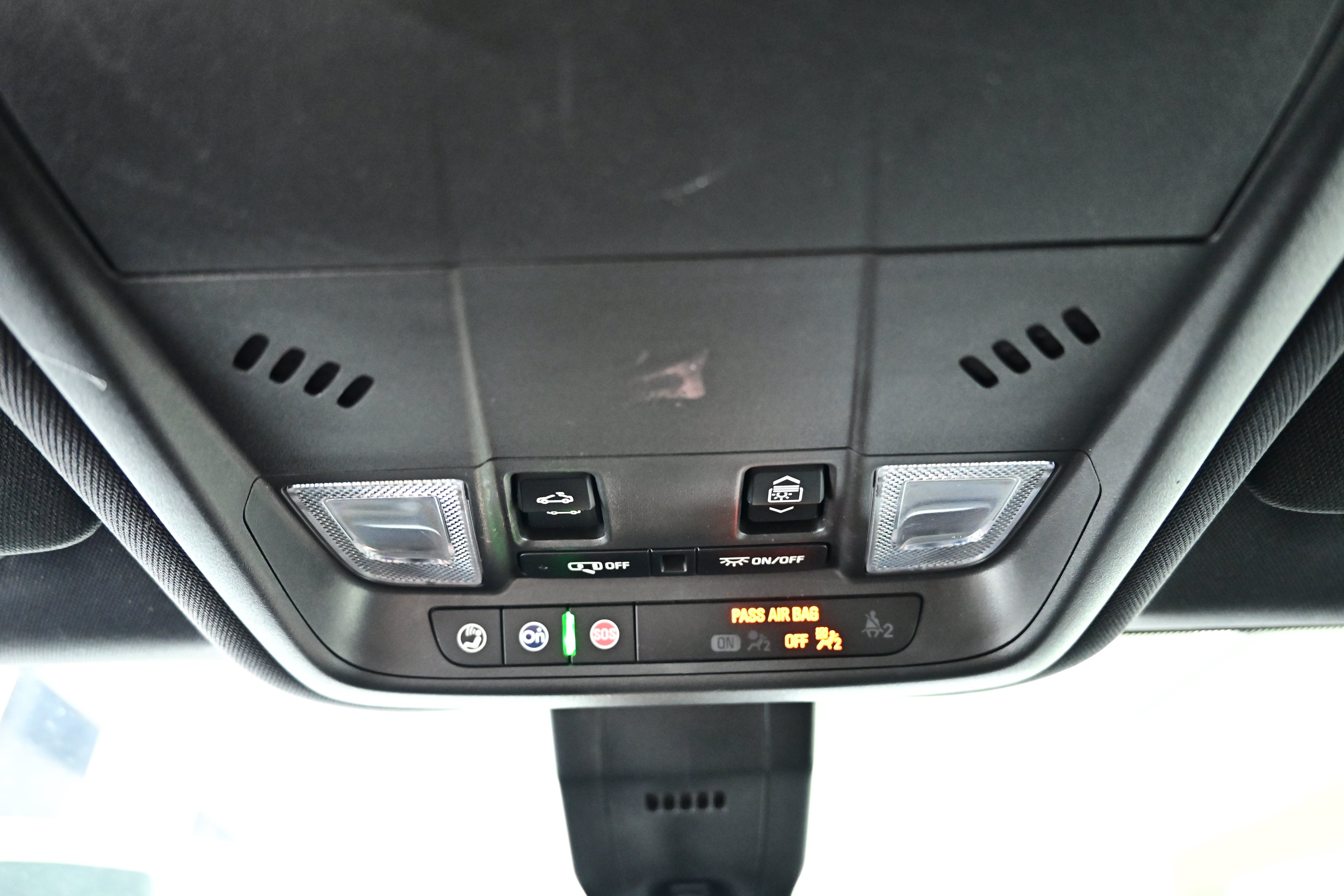 Used 2023 Chevrolet Equinox RS w/ RS Leather Package AWD/4WD image 30