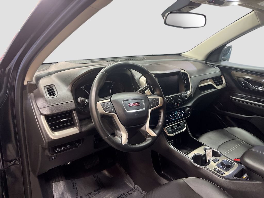 Used 2024 GMC Terrain Denali w/ Denali Premium Package AWD/4WD image 9
