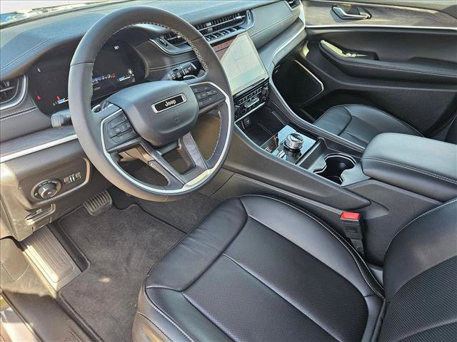 New 2024 Jeep Grand Cherokee L Limited w/ Luxury Tech Group II AWD/4WD image 3