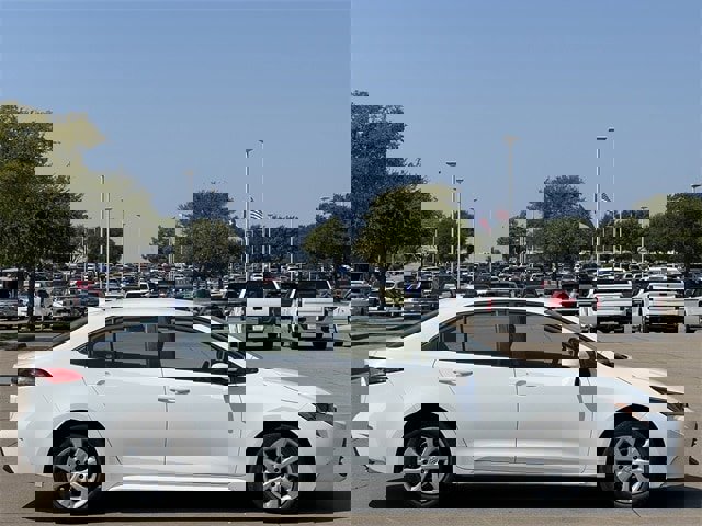 Certified 2023 Toyota Corolla LE image 3