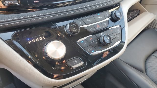 Certified 2023 Chrysler Pacifica Touring-L AWD/4WD image 17