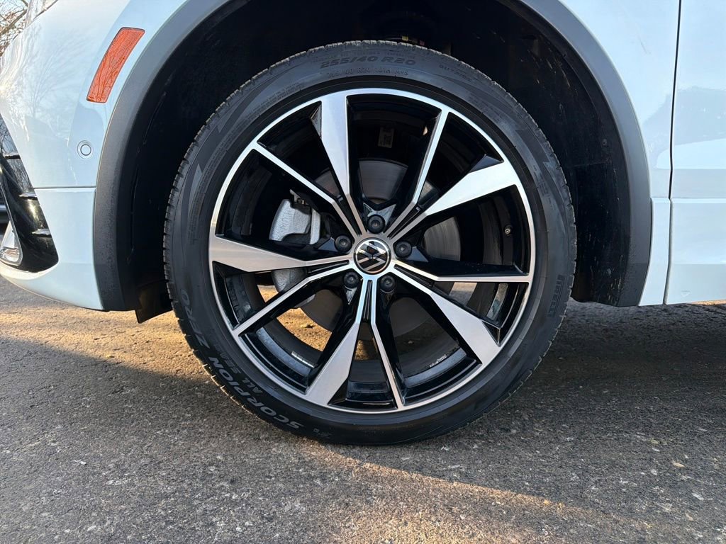 Used 2023 Volkswagen Tiguan SEL R-Line image 31