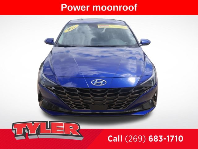 Used 2022 Hyundai Elantra Limited FWD image 2